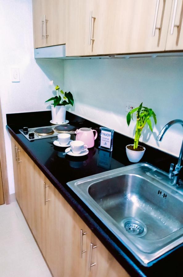 Shore 2 Residences 1Br Deluxe Room In Moa Complex Manila Esterno foto