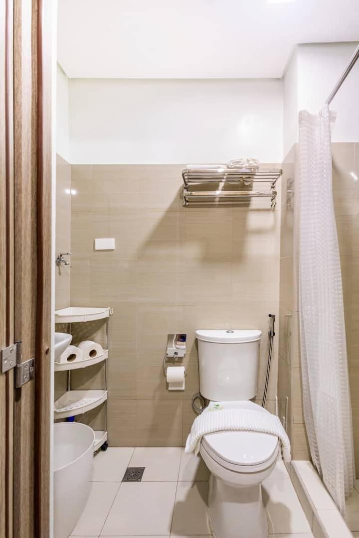 Shore 2 Residences 1Br Deluxe Room In Moa Complex Manila Esterno foto